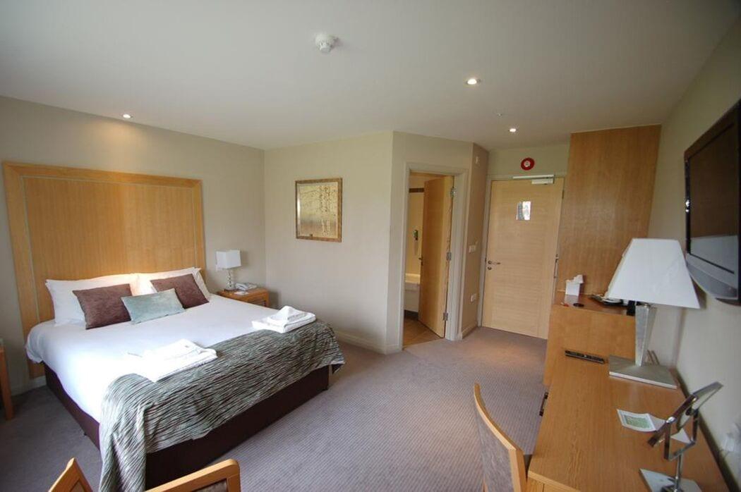 Kings Court Hotel Alcester ภายนอก รูปภาพ