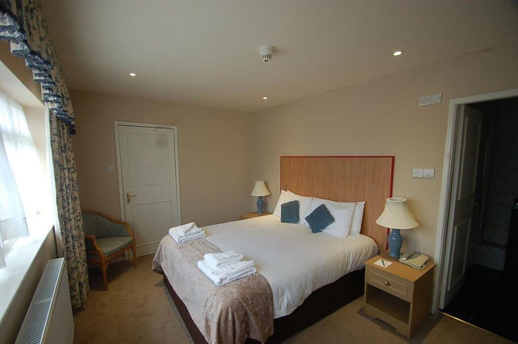 Kings Court Hotel Alcester ภายนอก รูปภาพ