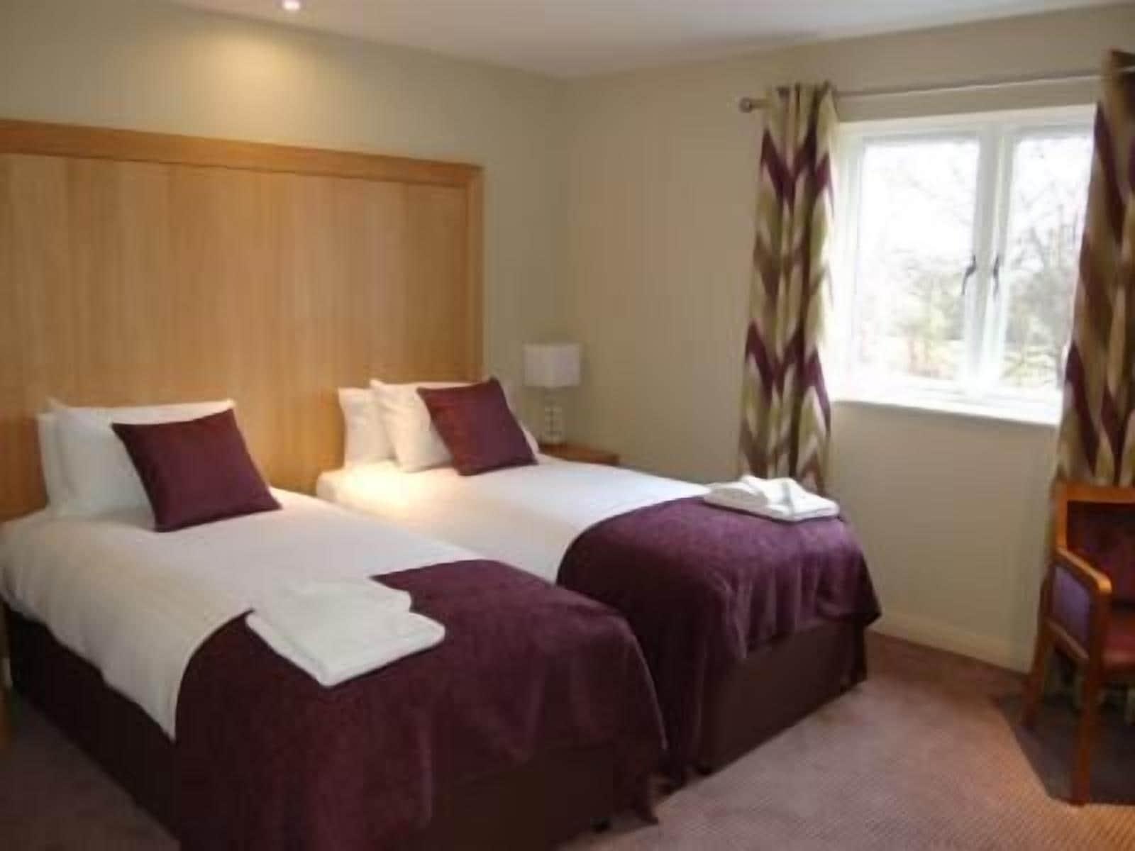 Kings Court Hotel Alcester ภายนอก รูปภาพ