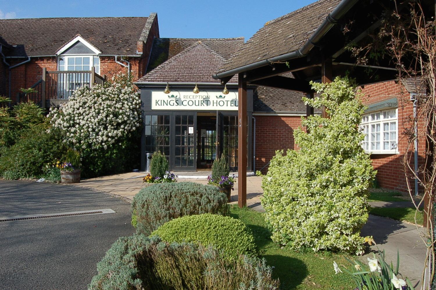 Kings Court Hotel Alcester ภายนอก รูปภาพ